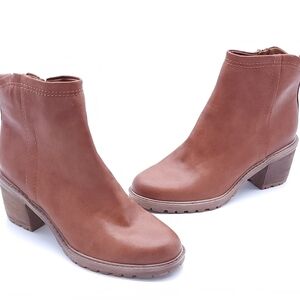 New Zodiac Women's Greyson Lug Heel Cognac Ankle Bootie Size 10